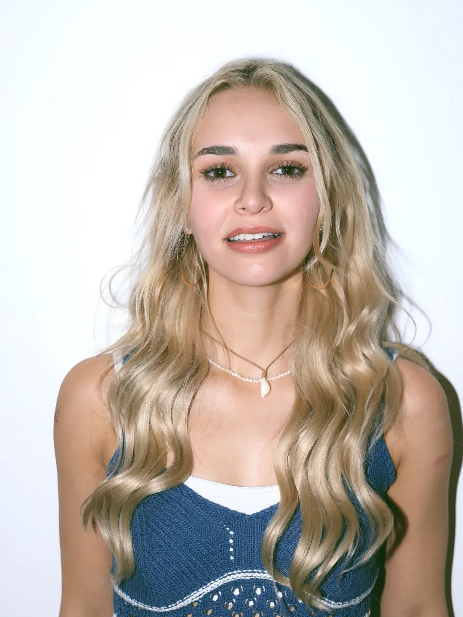 Nikki Roumel 