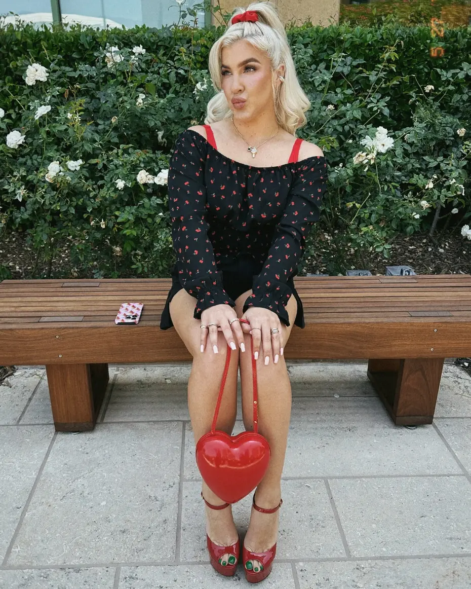 Joelle James 