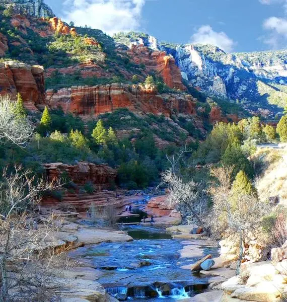 Sedona's famous red rock formations viewed from Airport Mesa. Photo: Wikimedia Commons