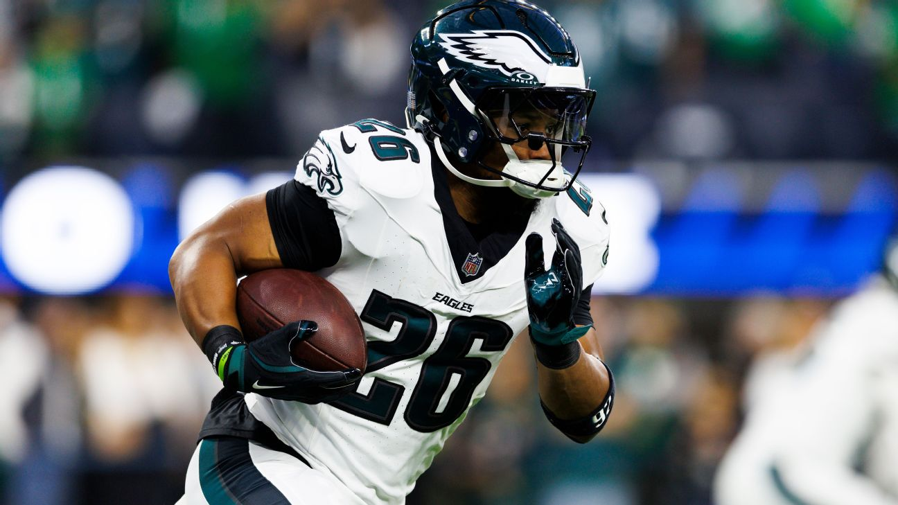 Saquon Barkley running with the ball for the Philadelphia Eagles