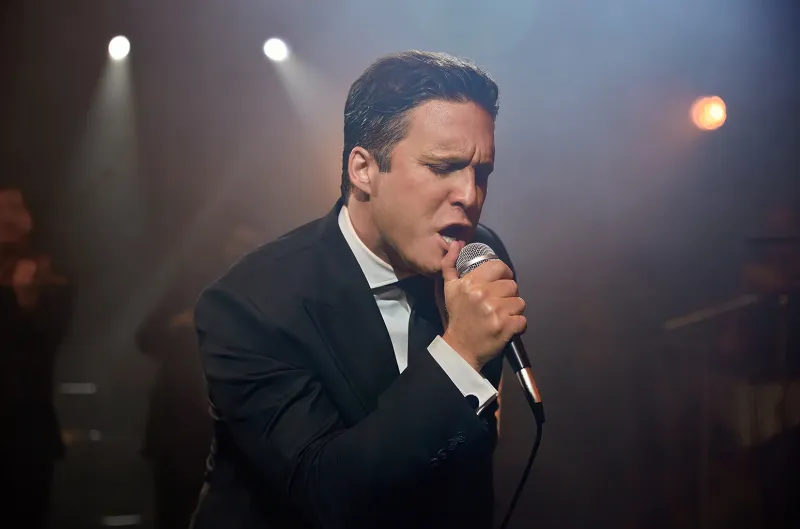 Luis Miguel performing live on stage Luis Miguel performing live on stage