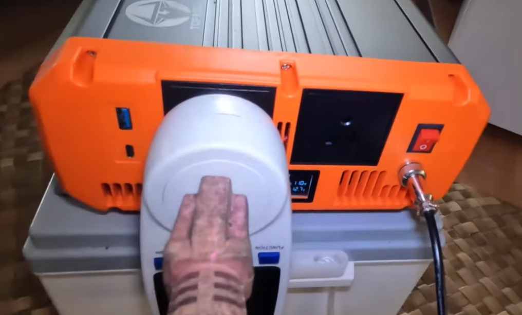 Precautions for hooking up an inverter in a truck