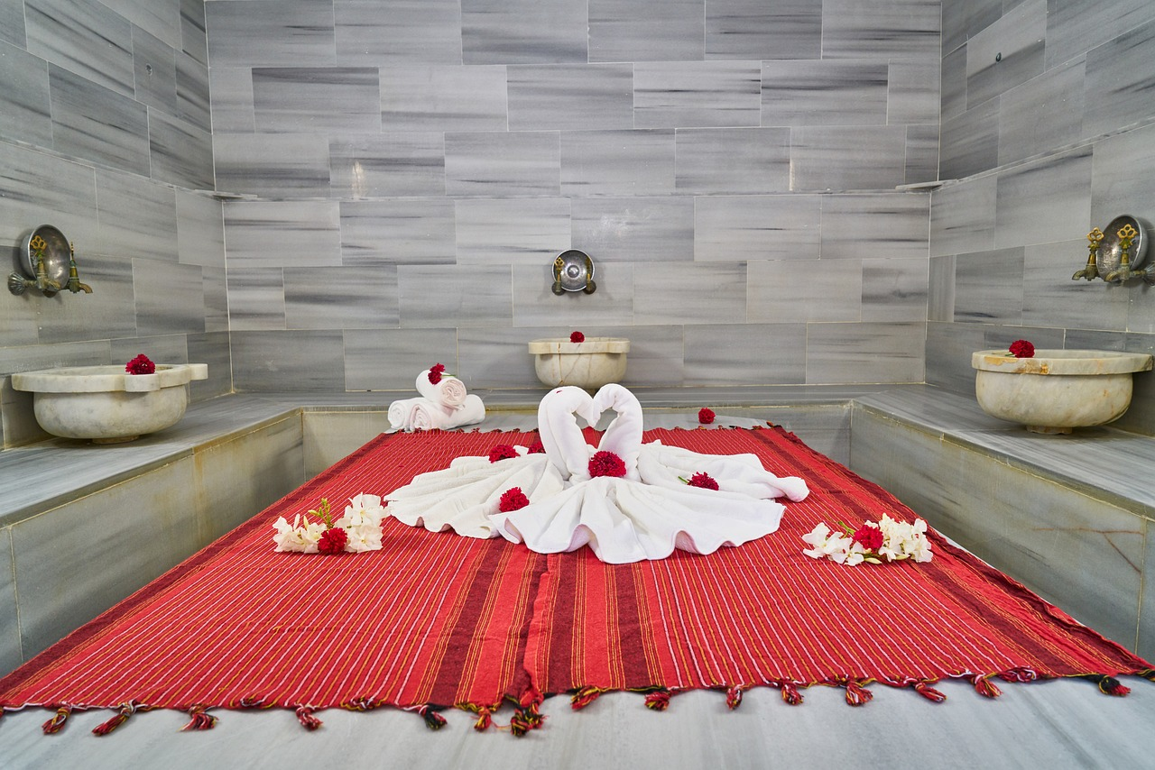  Lustrous Marble-Effect Panels